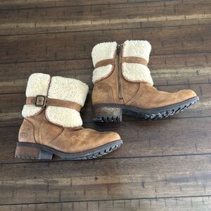 UGG Blayre II Australia Shearling Moto Buckle Boots Womens 9.5 Chestnut